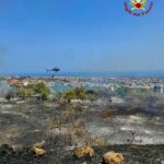 FOTO - Aci Catena, vasto incendio: ci si avvia verso la conclusione delle operazioni 1 Incendio Aci Catena 1