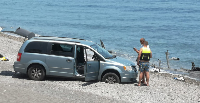 auto spiaggia 03