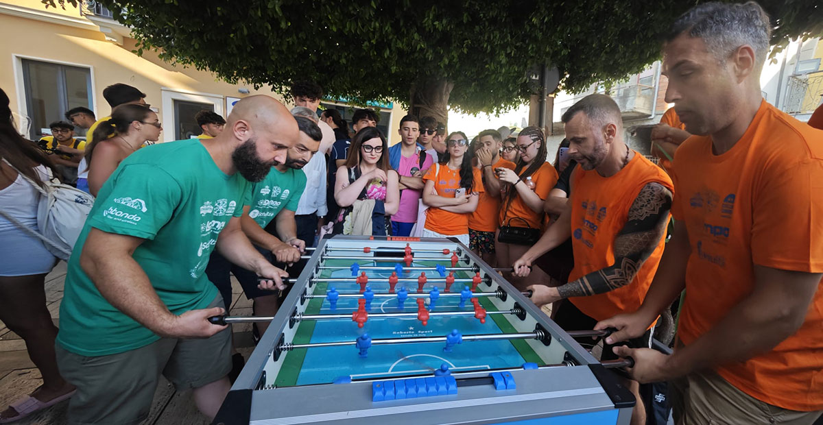 È partito il 25° Palio Cittadino Santa Maria del Carmelo a Santa Teresa di Riva: Sacra Famiglia trionfa nel calcio balilla 1 calcio balilla