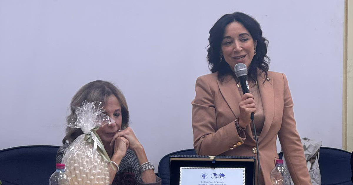 Borsa Studio Maria Antonella Cocchiara, la vincitrice è l'aliese Grace Di Blasi 1 La dottoressa Barbara Valenti presidente della FIDAPA