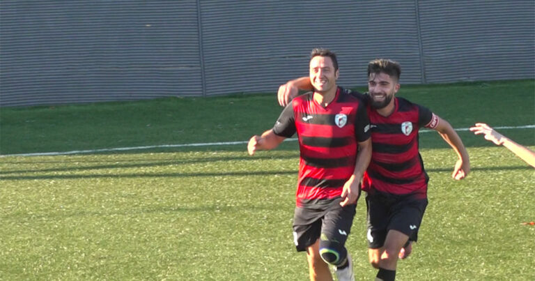 Principato festeggia il suo primo gol in campionato con la maglia rossonera