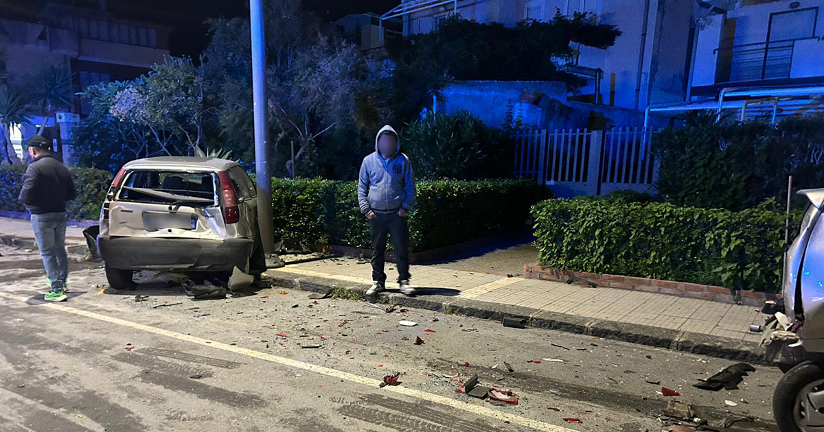 Tremendo incidente a Roccalumera: 5 Feriti, un 16enne in rianimazione 1 incidente roccalumera3