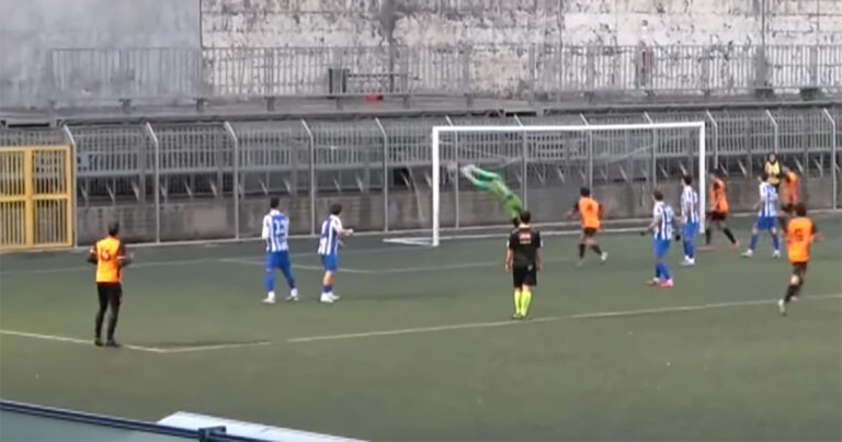 Il gol di Callico su punizione