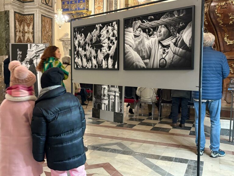 Catania. Mostre: inaugurata la mostra di Renato Zacchia “Agatha e i suoi volti” Mostra Zacchia foto 5 visitatori