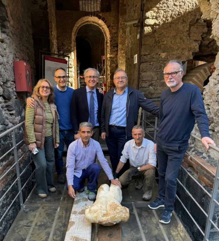 Portico Atleta al centro della foto Daniele Malfitana UNICT e Giuseppe DUrso PARCO CT