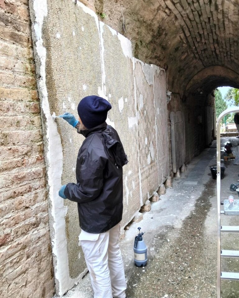 Taormina. Al via i lavori di restauro dei mosaici romani: furono recuperati negli anni ’50 e ’60 Restauro Mosaici Taormina
