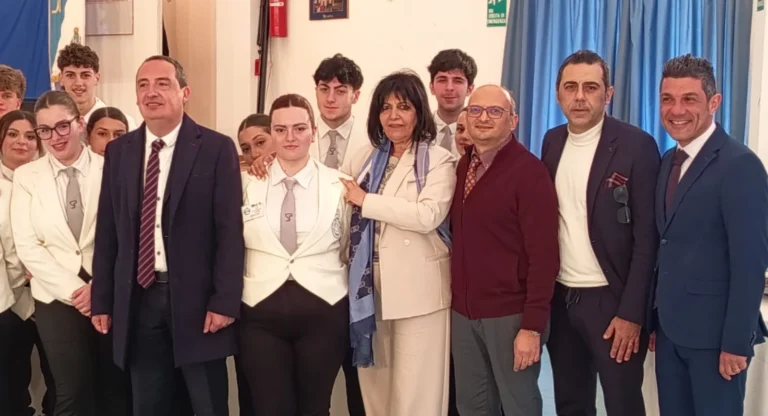 Taormina. Un pranzo istituzionale per celebrare continuità e futuro: il nuovo corso dell’IISS “Pugliatti” ha fatto un figurone… pugliatti 30 03 26 foto 1