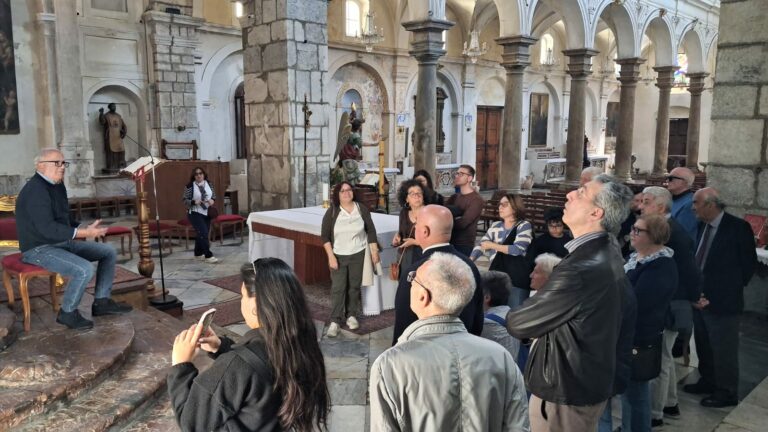 Interno della Matrice di Fiumedinisi